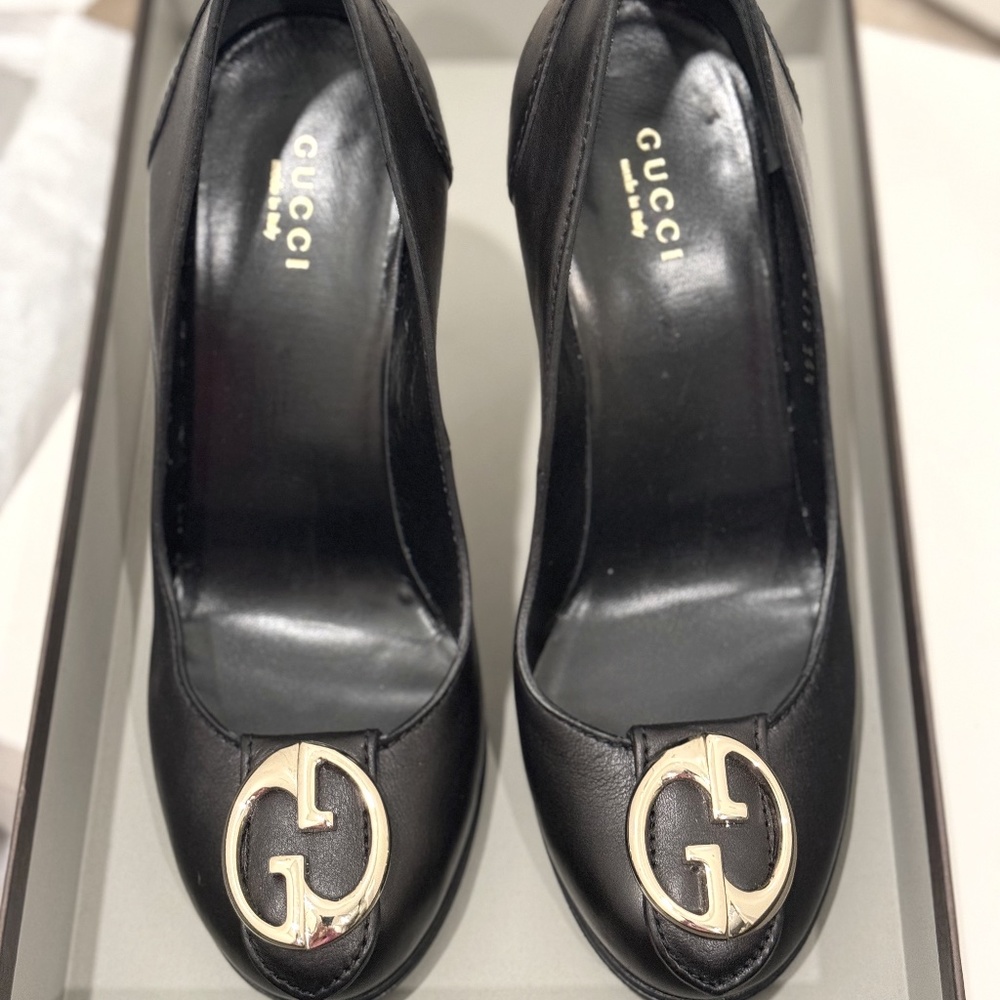 GUCCI Classic Black Leather Pumps